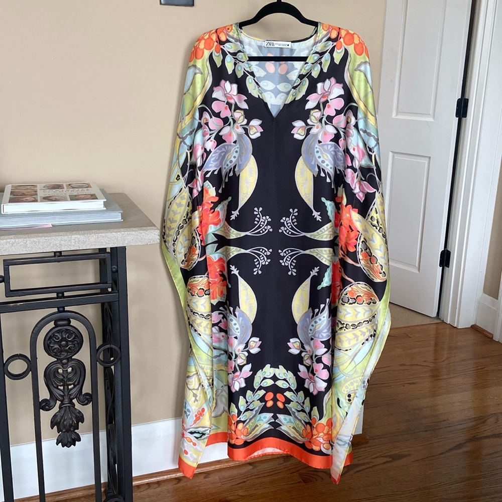 Colorful Caftan by Zara. Never worn. Size XS but fits my size 8 frame.